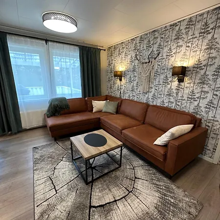 Holiday home Hillhouse A & B