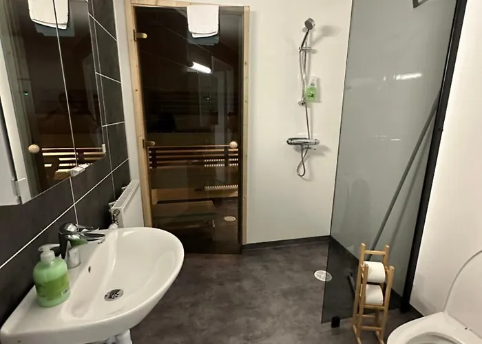 Hillhouse A & B 이발로