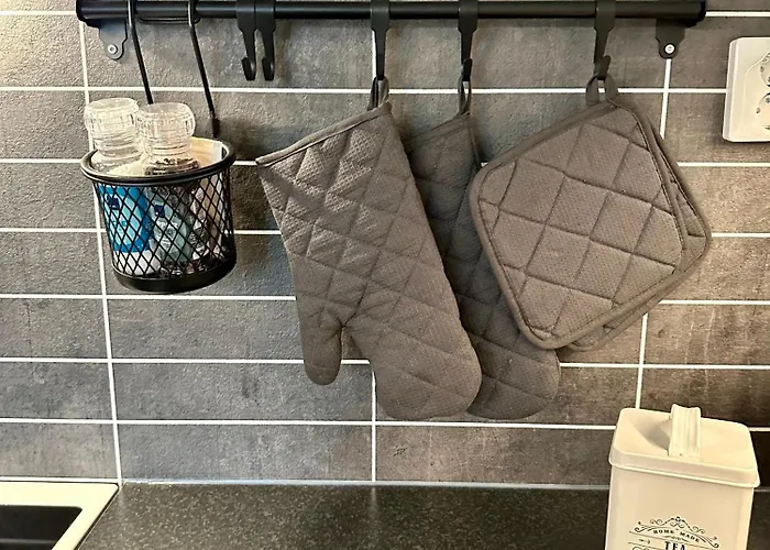 Hillhouse A & B 이발로